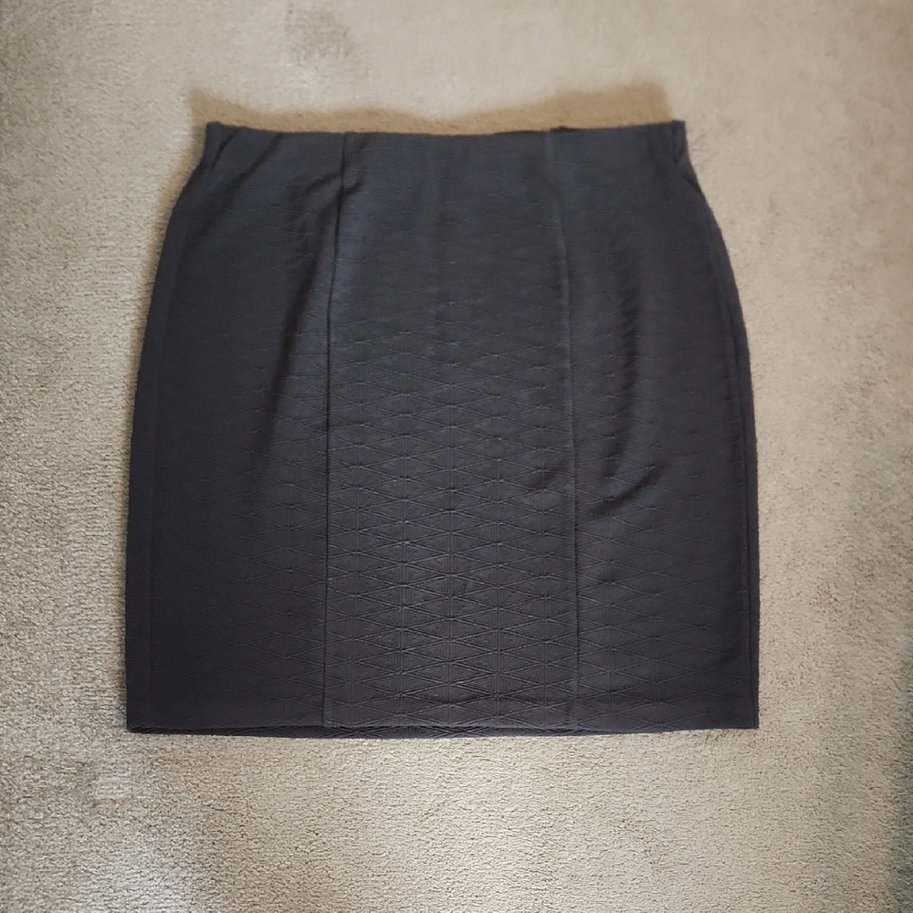 Elegant Black Pencil Skirt